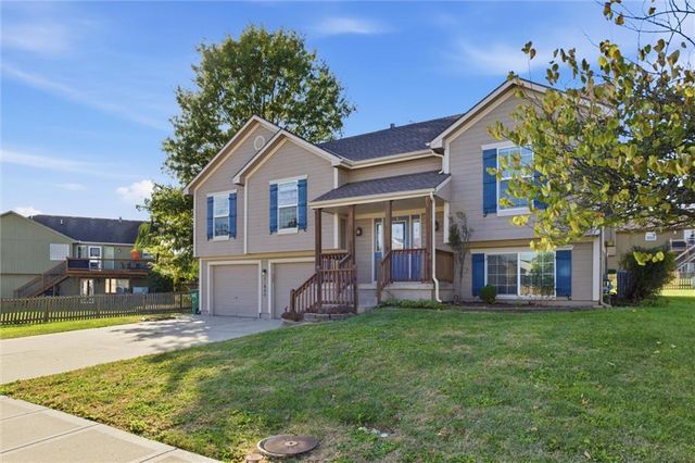 21406 Red Oak Lane, Peculiar, MO 64078