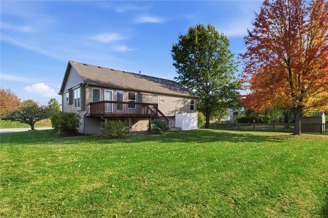 21406 Red Oak Lane, Peculiar, MO 64078