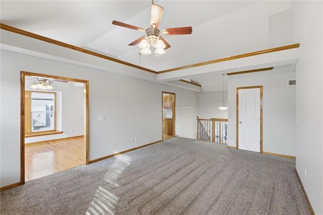 21406 Red Oak Lane, Peculiar, MO 64078