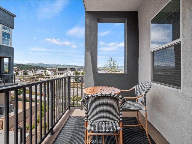 27013 Hummingbird Lane, Valencia, CA 91381