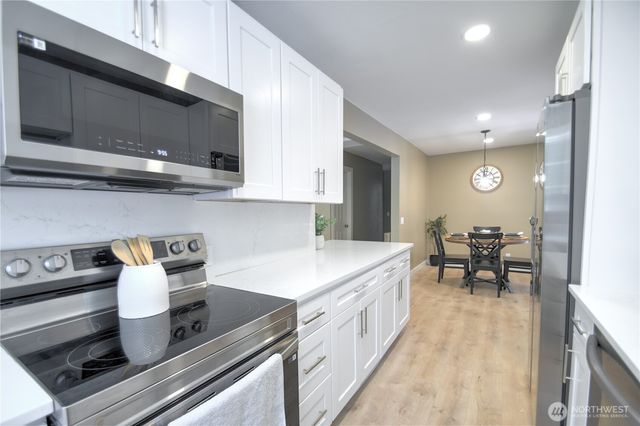 7028 Boston Harbor Road NE, Olympia, WA 98506