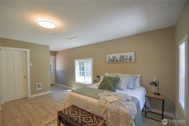 7028 Boston Harbor Road NE, Olympia, WA 98506