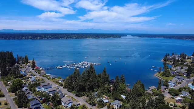 7028 Boston Harbor Road NE, Olympia, WA 98506