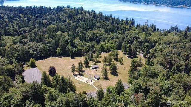 7028 Boston Harbor Road NE, Olympia, WA 98506