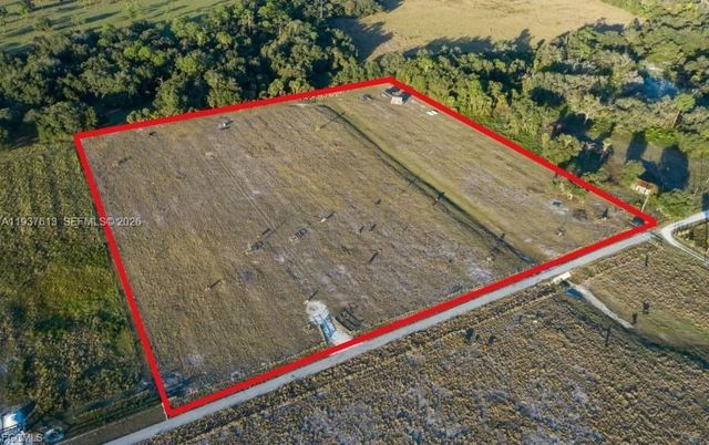 894 Cemetery Rd, La Belle, FL 33935