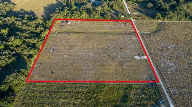 894 Cemetery Rd, La Belle, FL 33935