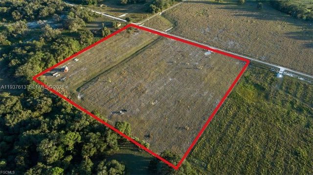 894 Cemetery Rd, La Belle, FL 33935