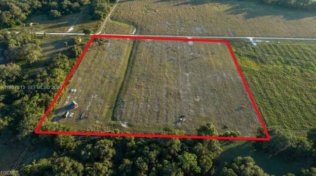 894 Cemetery Rd, La Belle, FL 33935