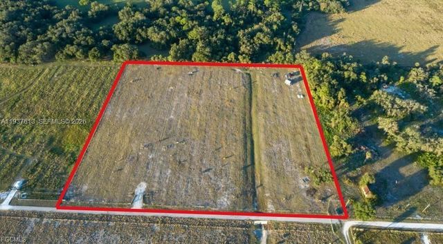 894 Cemetery Rd, La Belle, FL 33935