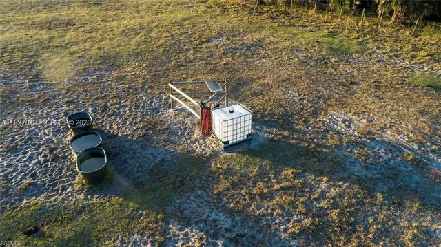 894 Cemetery Rd, La Belle, FL 33935