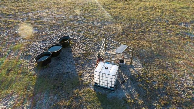 894 Cemetery Rd, La Belle, FL 33935