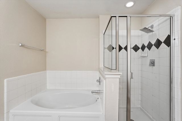 3009 Dusty Oak Drive, Dallas, TX 75227