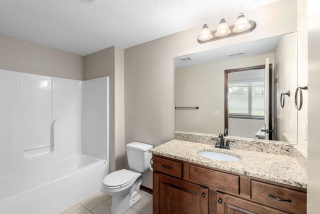 1013 E Rosemont Ct, Andover, KS 67002