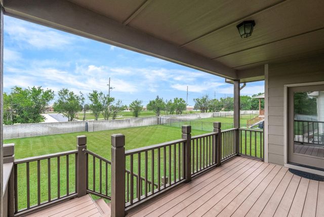 1013 E Rosemont Ct, Andover, KS 67002