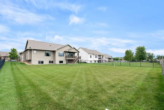 1013 E Rosemont Ct, Andover, KS 67002
