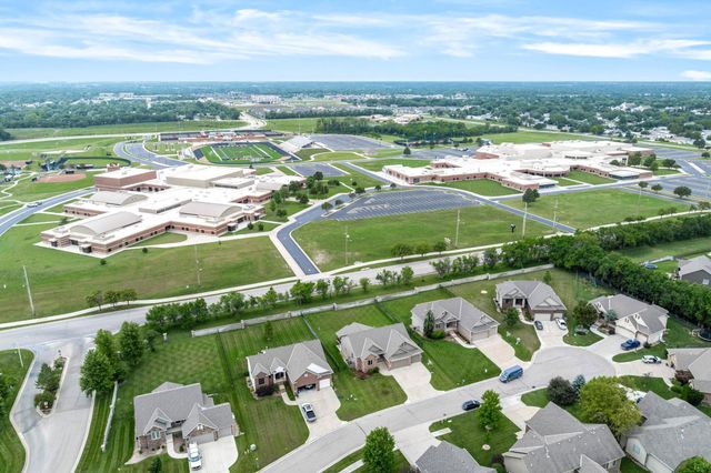 1013 E Rosemont Ct, Andover, KS 67002