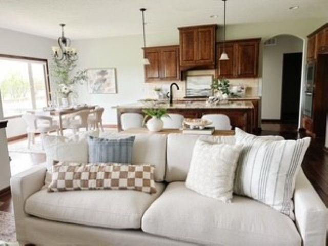 1013 E Rosemont Ct, Andover, KS 67002