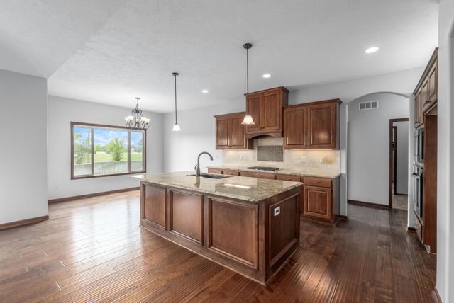 1013 E Rosemont Ct, Andover, KS 67002