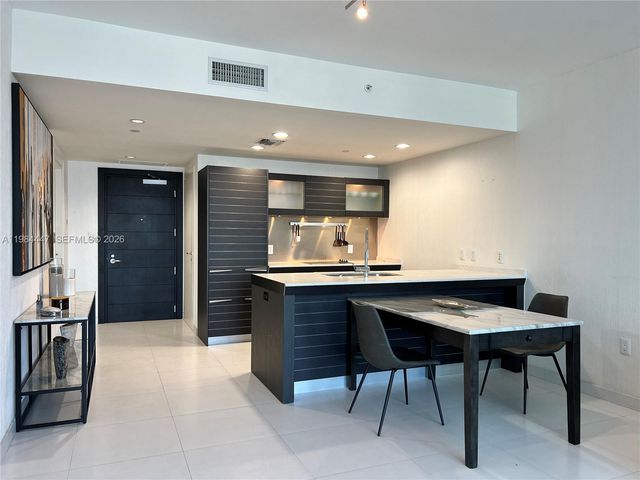 200 Biscayne Boulevard Way 3610, Miami, FL 33131