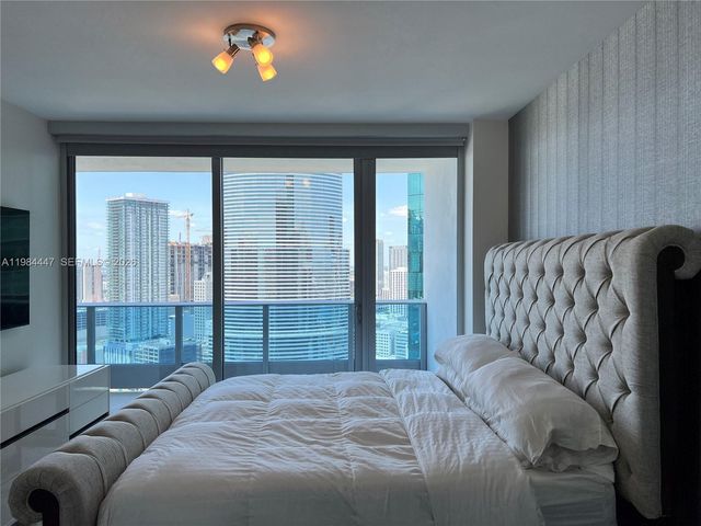 200 Biscayne Boulevard Way 3610, Miami, FL 33131