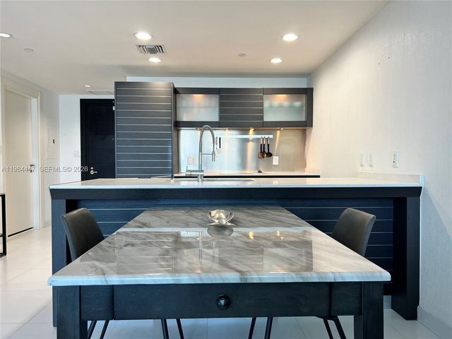 200 Biscayne Boulevard Way 3610, Miami, FL 33131