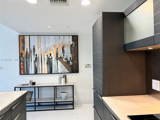 200 Biscayne Boulevard Way 3610, Miami, FL 33131