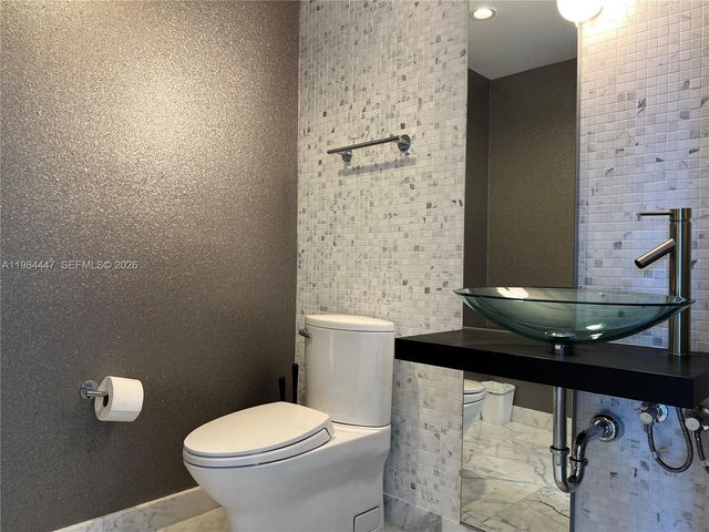 200 Biscayne Boulevard Way 3610, Miami, FL 33131