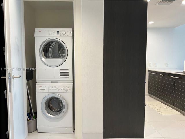 200 Biscayne Boulevard Way 3610, Miami, FL 33131