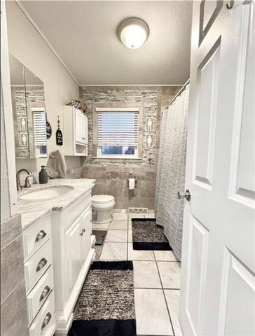 2 Tara Lane, Faucett, MO 64448