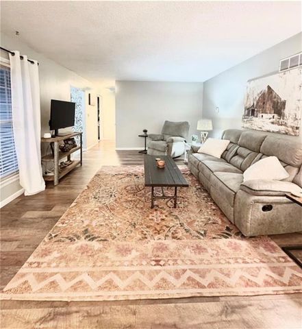 2 Tara Lane, Faucett, MO 64448