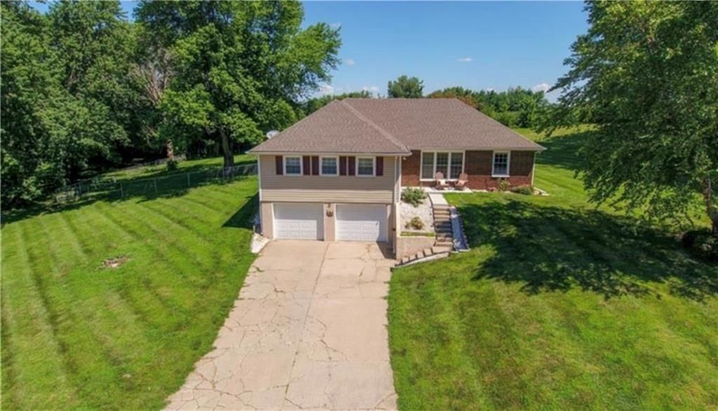 2 Tara Lane, Faucett, MO 64448