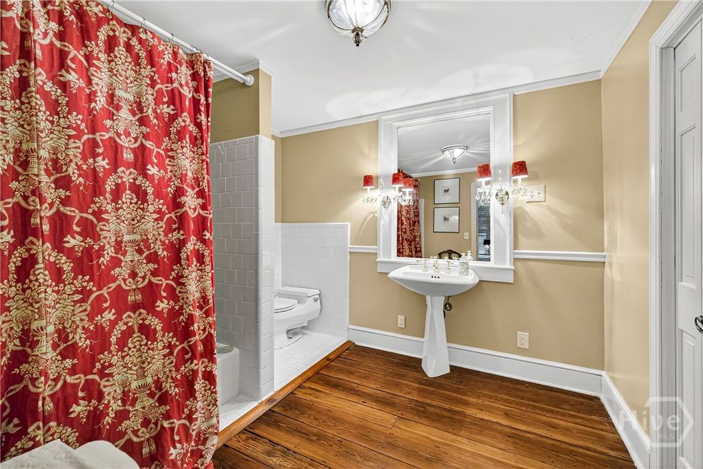 Image 34 of property listing at 203 W Charlton Street, Savannah, GA 31401