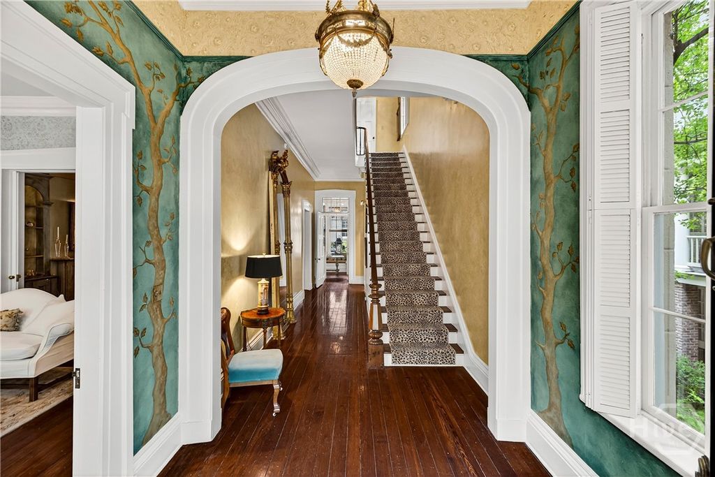 Image 4 of property listing at 203 W Charlton Street, Savannah, GA 31401