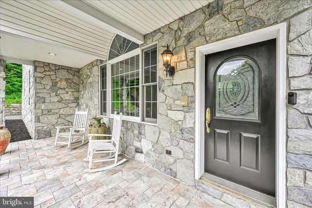 1289 OAK TERRACE LN, Pottsville, PA 17901