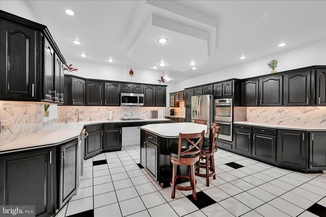 1289 OAK TERRACE LN, Pottsville, PA 17901