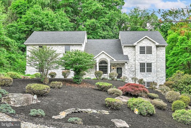 1289 OAK TERRACE LN, Pottsville, PA 17901