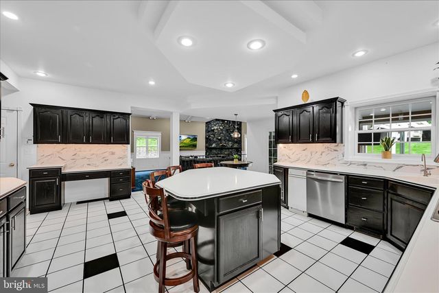 1289 OAK TERRACE LN, Pottsville, PA 17901