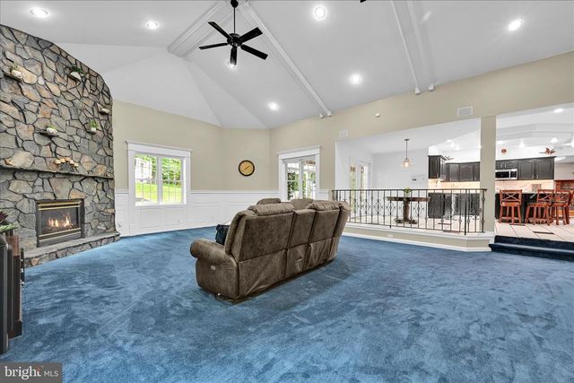 1289 OAK TERRACE LN, Pottsville, PA 17901