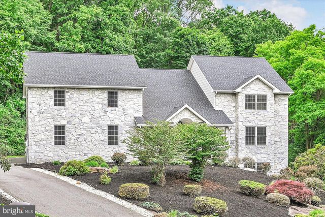 1289 OAK TERRACE LN, Pottsville, PA 17901
