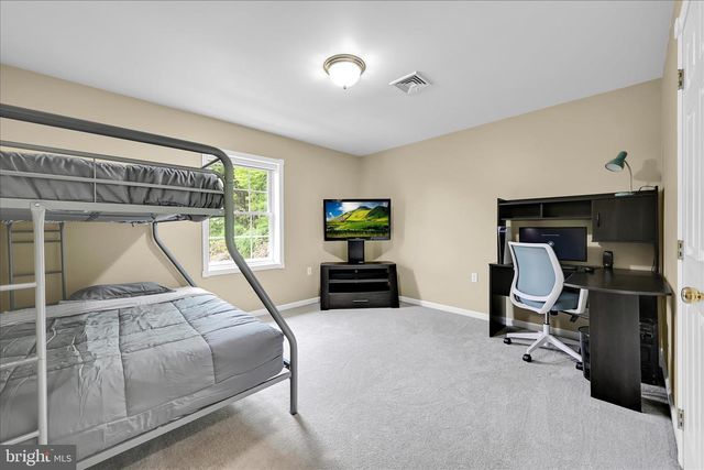1289 OAK TERRACE LN, Pottsville, PA 17901