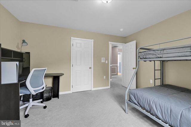 1289 OAK TERRACE LN, Pottsville, PA 17901