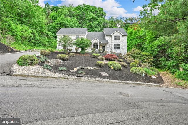1289 OAK TERRACE LN, Pottsville, PA 17901