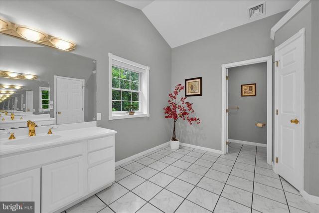 1289 OAK TERRACE LN, Pottsville, PA 17901