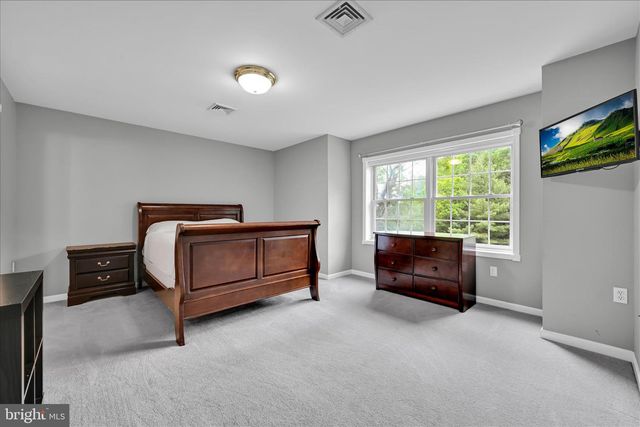 1289 OAK TERRACE LN, Pottsville, PA 17901