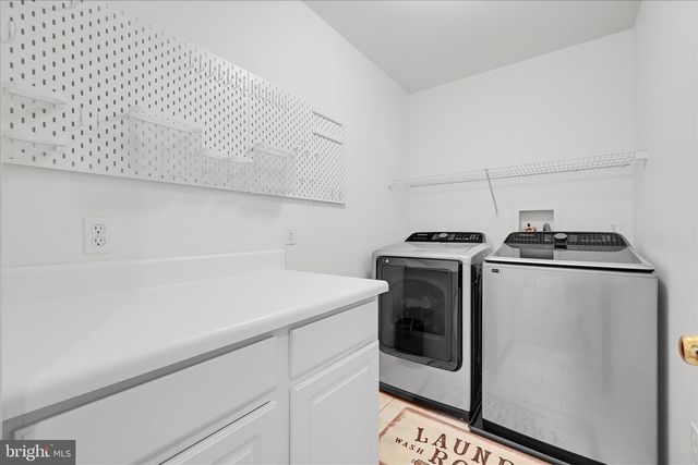 1289 OAK TERRACE LN, Pottsville, PA 17901