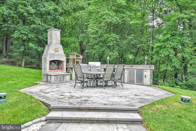1289 OAK TERRACE LN, Pottsville, PA 17901