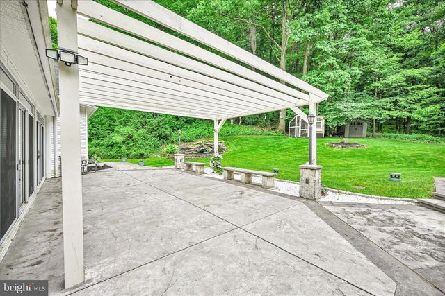 1289 OAK TERRACE LN, Pottsville, PA 17901