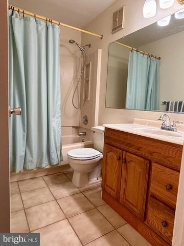 1821 THE WOODS II, Cherry Hill, NJ 08003