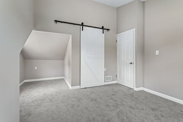 521 Mccarthy Road, Lemont, IL 60439