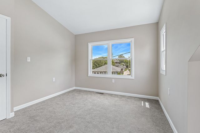 521 Mccarthy Road, Lemont, IL 60439